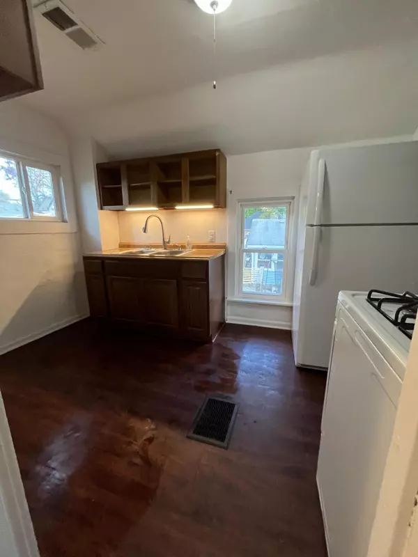 Grand Rapids, MI 49503,429 Shirley NE Street