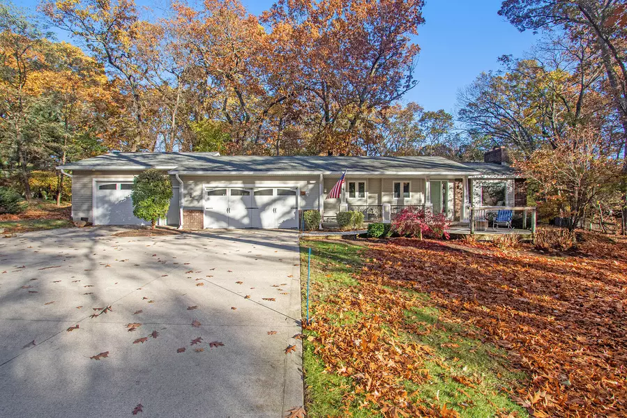 89 S Division Avenue, Holland, MI 49424