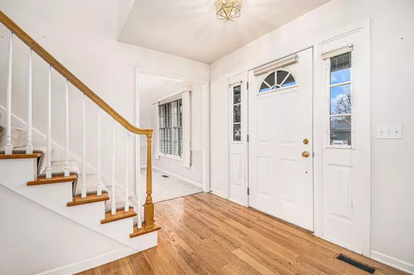 Grand Rapids, MI 49508,2381 Vicksburg SE Court