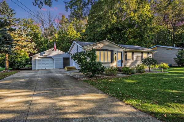 5241 E S Avenue, Vicksburg, MI 49097