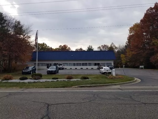 851 E Porter Road, Norton Shores, MI 49441