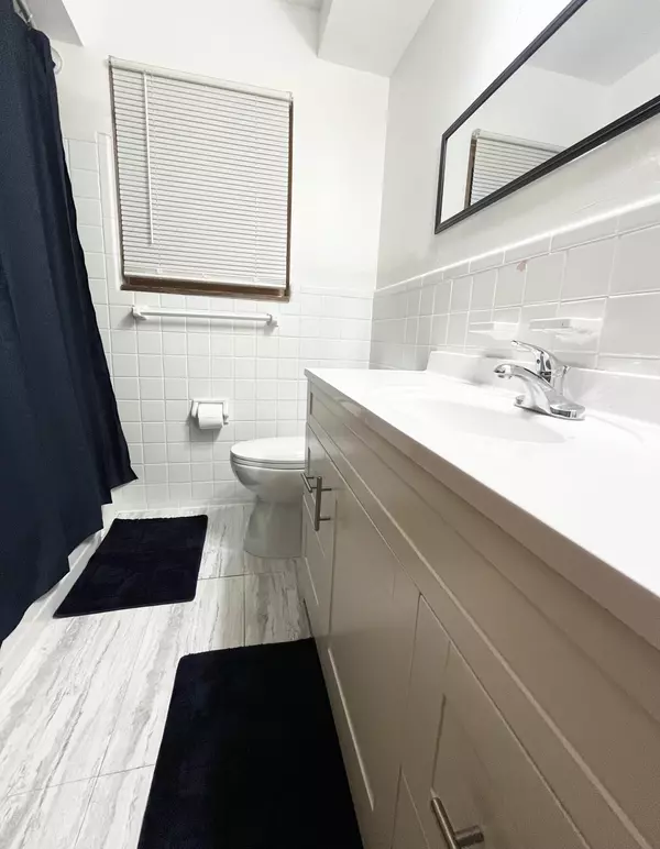 Oak Park, MI 48237,21630 Westhampton Street