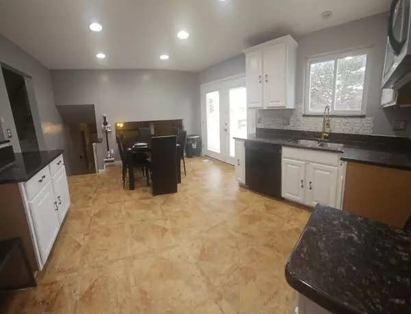 Warren, MI 48092,29730 Mackenzie E Circle