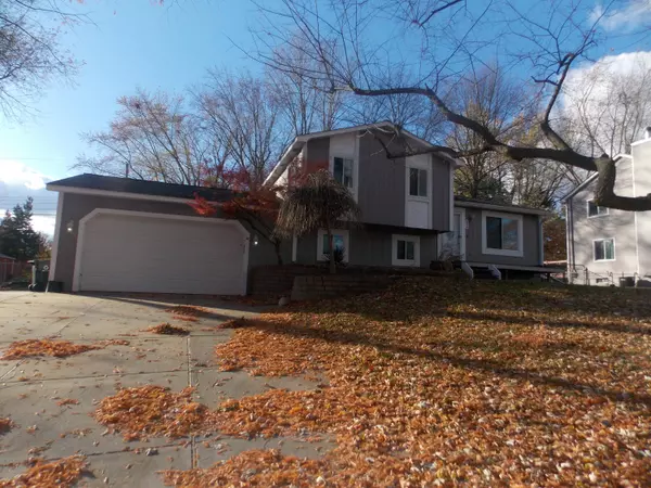 654 Alan Drive, Lake Orion, MI 48362