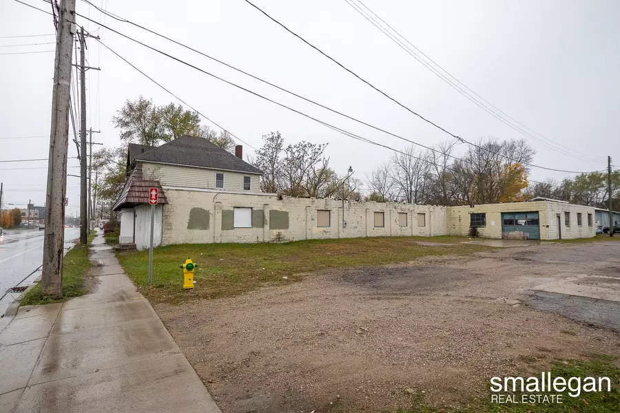 866 Portage Street, Kalamazoo, MI 49001