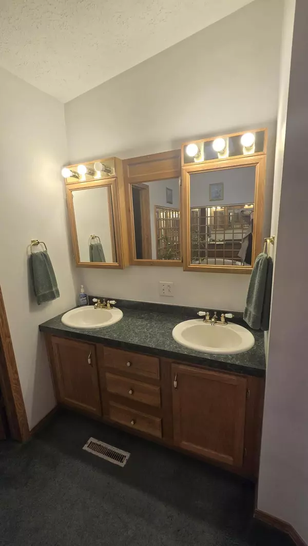 Zeeland, MI 49464,8638 Eagle Street