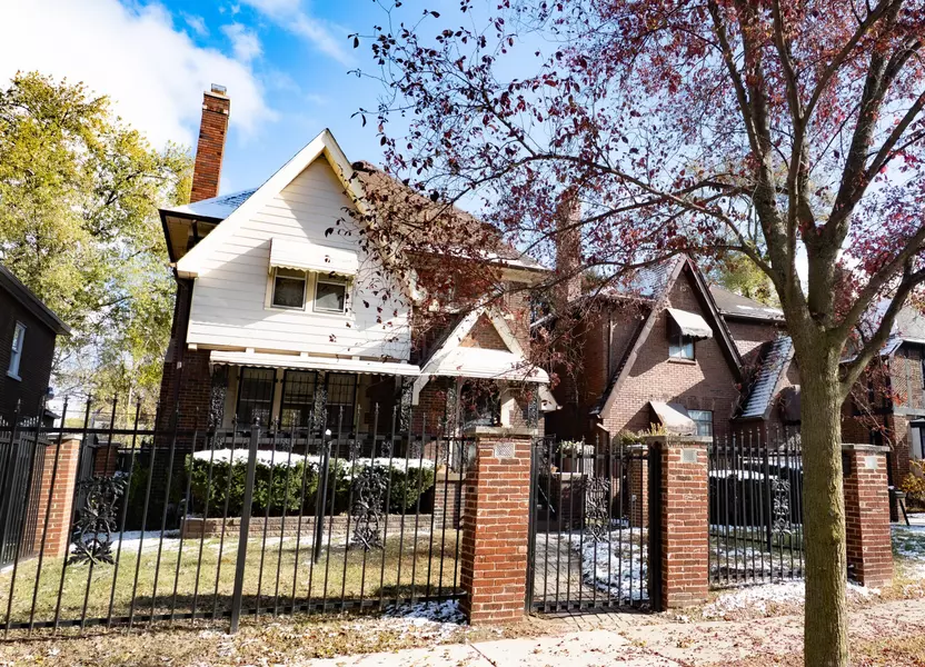 18968 Pennington Drive, Detroit, MI 48221