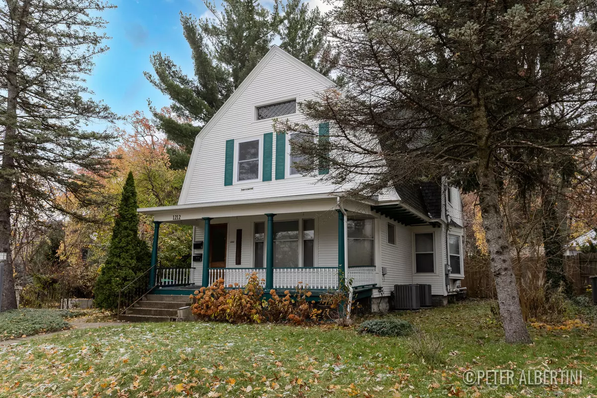 Grand Rapids, MI 49506,1212 Lake SE Drive