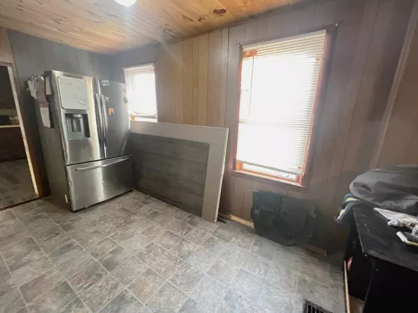 Three Rivers, MI 49093,511 Maple Street