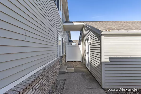 Rockford, MI 49341,8525 Courtland NE Drive