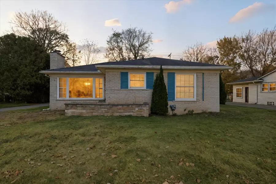 421 S Williamsbury Road, Bloomfield Twp, MI 48301