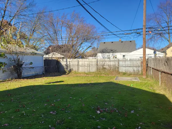 Saint Clair Shores, MI 48080,21813 Rosedale Street