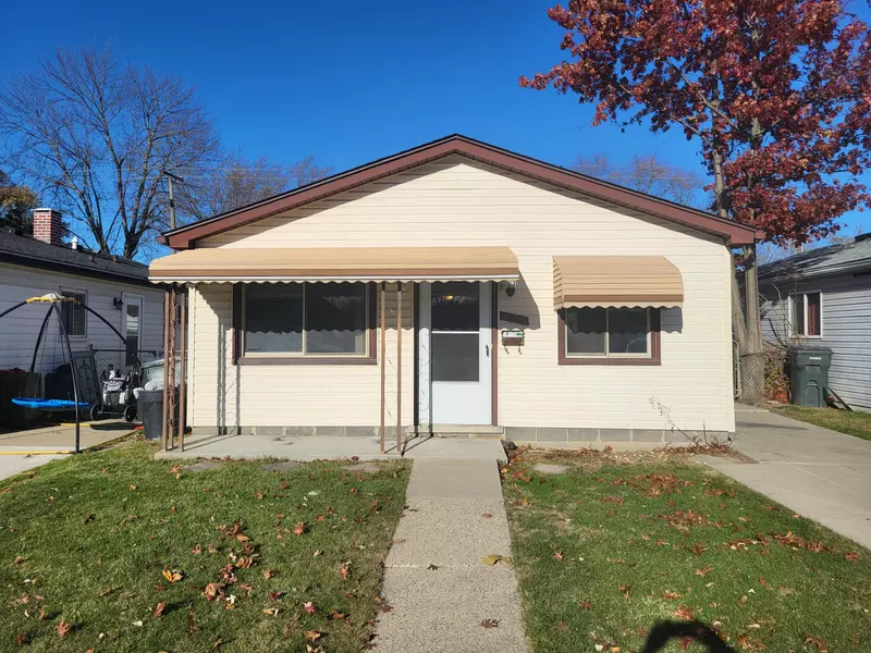 21813 Rosedale Street, Saint Clair Shores, MI 48080