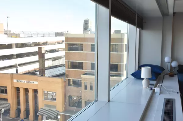 Ann Arbor, MI 48104,555 E William Street #6H