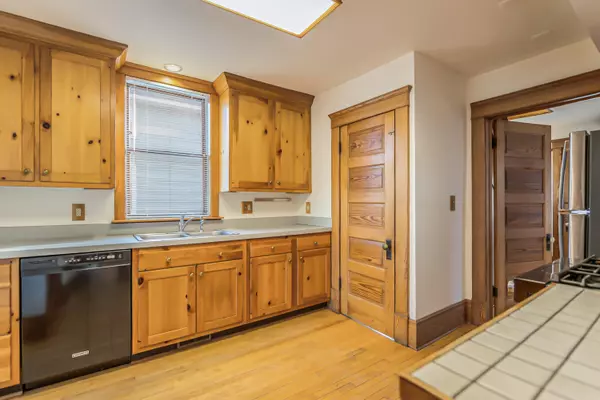 Ann Arbor, MI 48103,533 5th Street