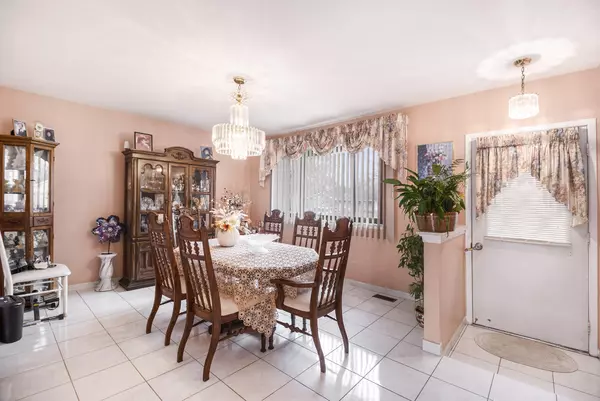 Farmington Hills, MI 48336,30882 Leelane Street