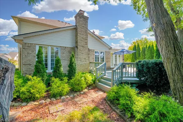 Farmington Hills, MI 48335,22253 Sheffield Court