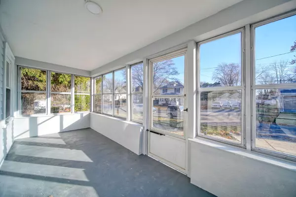 Jackson, MI 49202,208 Bates Street