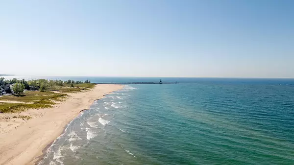 St. Joseph, MI 49085,384 Ridgeway Street