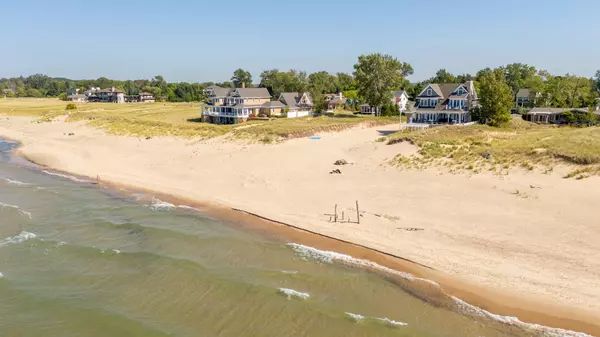 St. Joseph, MI 49085,384 Ridgeway Street