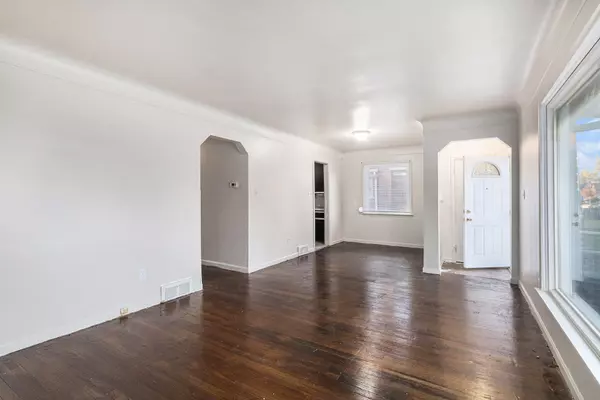 Detroit, MI 48219,19795 Greydale Avenue