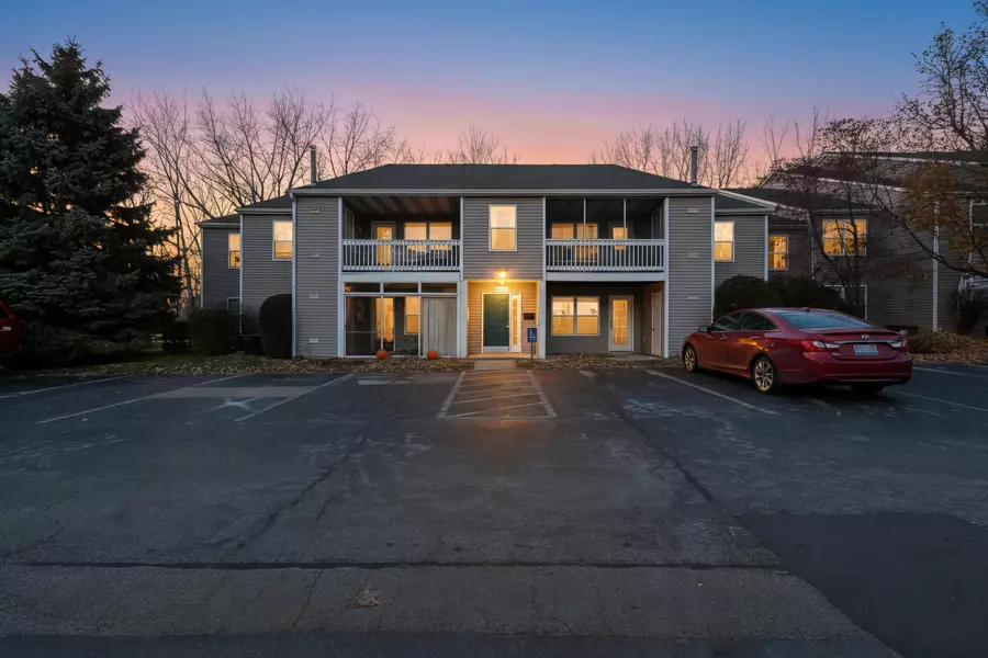 3075 Poplar Creek SE Drive #303, Grand Rapids, MI 49512