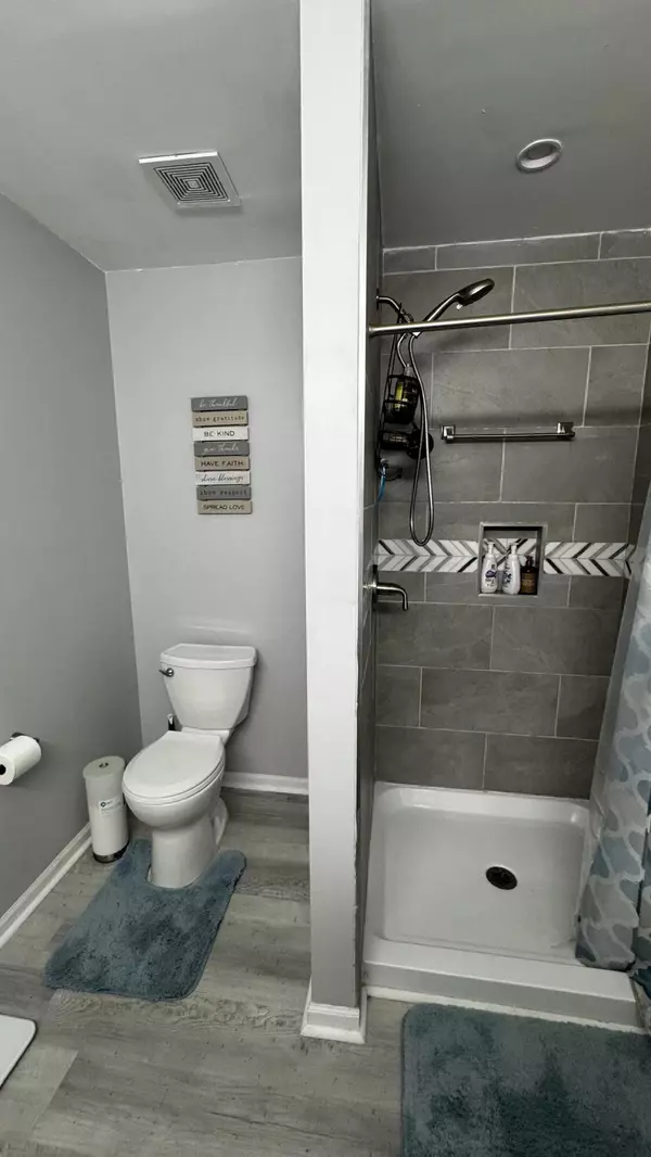 Wayne, MI 48184,33180 Forest Park Drive Drive