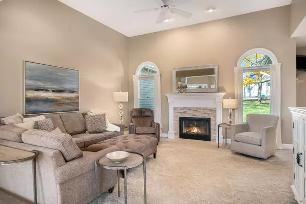 Grand Rapids, MI 49504,1969 Oak Hollow NW Road