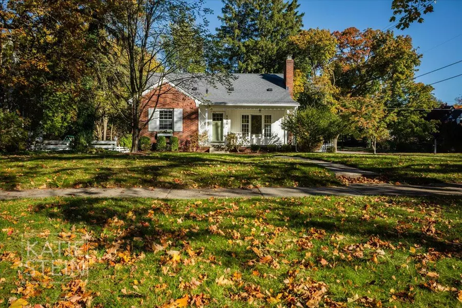 2635 Elmwood SE Drive, Grand Rapids, MI 49506