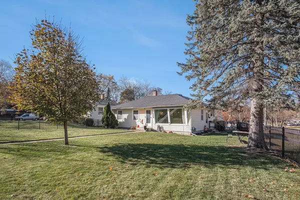 Grand Rapids, MI 49503,933 Diamond NE Avenue