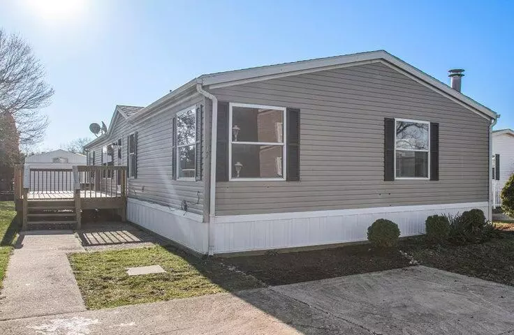 69205 Garver Road #17, Edwardsburg, MI 49112