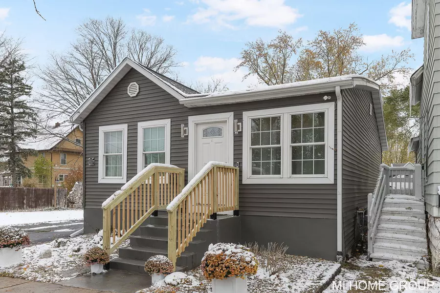 1212 Princeton Avenue, Kalamazoo, MI 49007