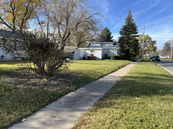 Grand Rapids, MI 49548,150 Frontenac SE Street