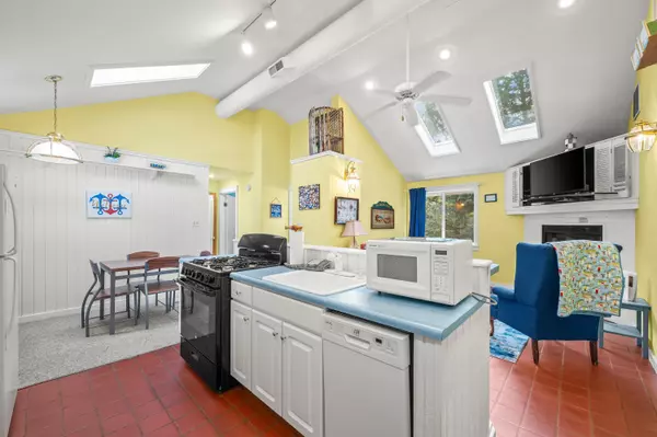 New Buffalo, MI 49117,231 E Buffalo Street