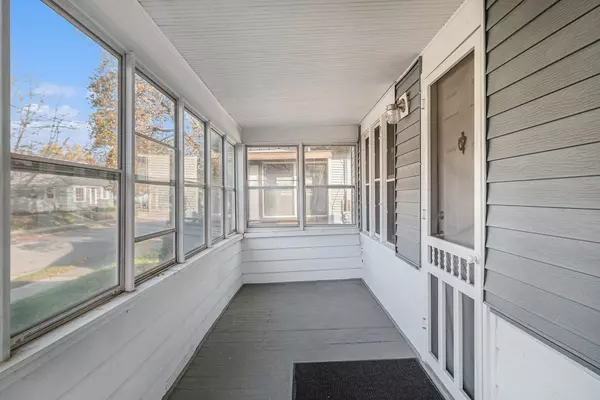 Grand Rapids, MI 49505,612 Woodridge NE Street