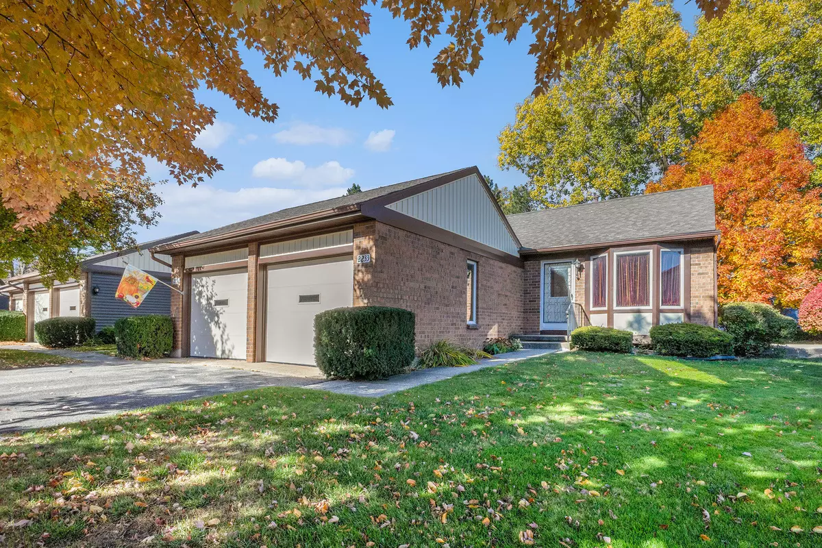 Grand Rapids, MI 49546,2233 Radcliff SE Circle #82