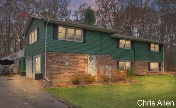 9047 Algoma NE Avenue, Rockford, MI 49341