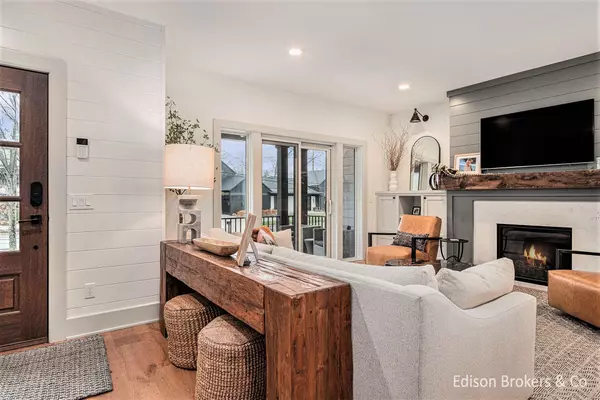 Ada, MI 49301,7277 Schoolhouse SE Drive #6