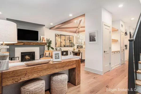 Ada, MI 49301,7277 Schoolhouse SE Drive #6