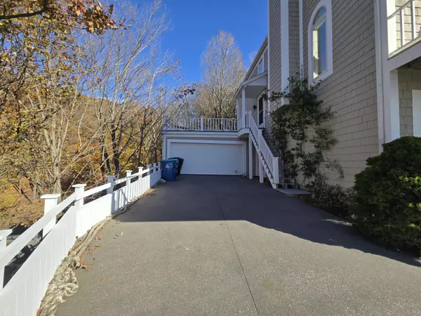 Spring Lake, MI 49456,17778 North Shore Estates Road