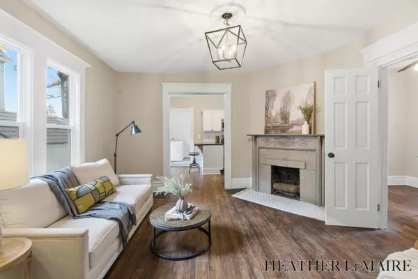 Grand Rapids, MI 49503,821 College NE Avenue