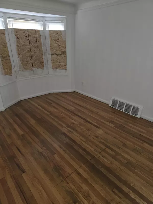 Detroit, MI 48212,17955 Charest Street