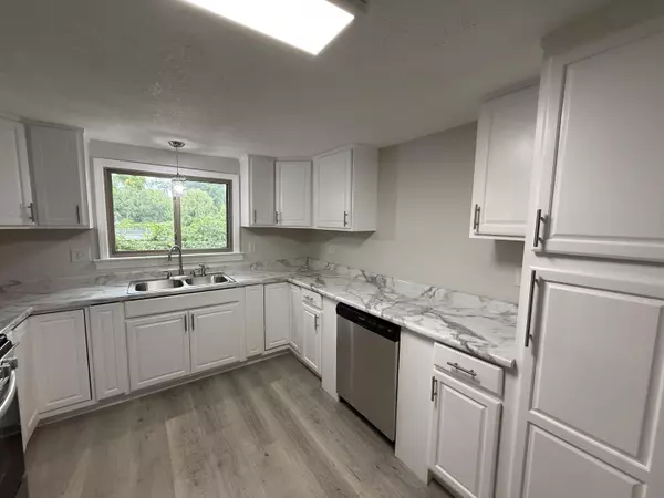 Jackson, MI 49202,1015 N Blackstone Street