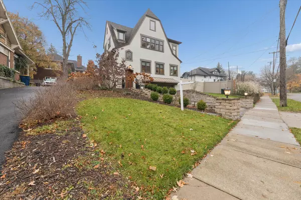 Grand Rapids, MI 49506,1824 Sherman SE Street