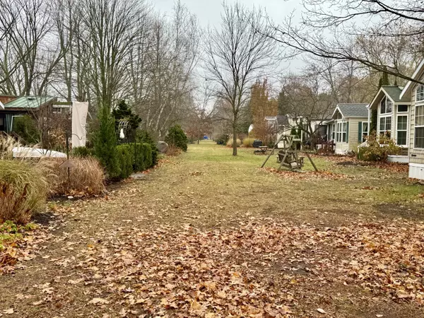 Saugatuck, MI 49453,6473 Blue Star Highway #44