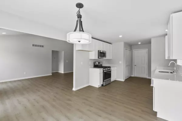 Romulus, MI 48174,31627 Augusta Drive #68