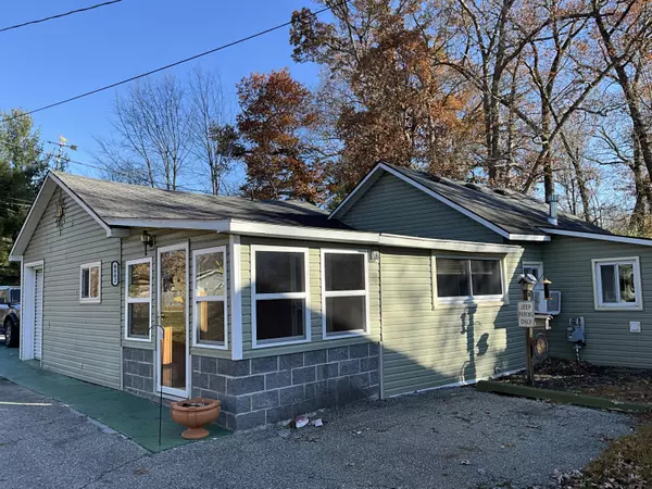 8802 66th SE Street, Alto, MI 49302