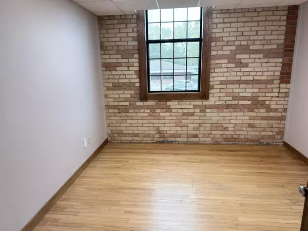 Zeeland, MI 49464,160 W Washington Avenue #B