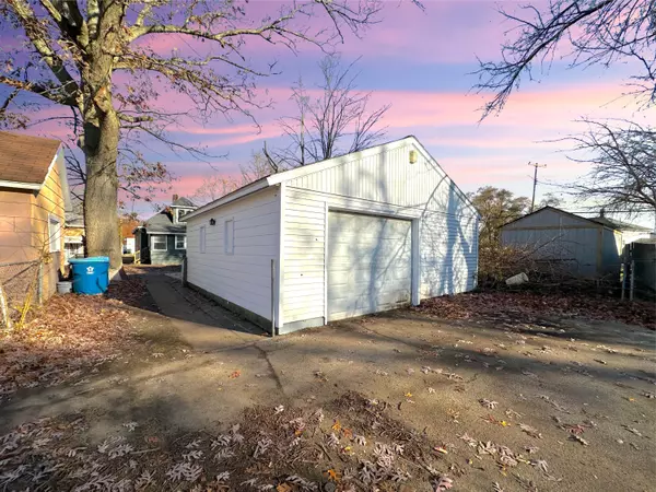 Muskegon, MI 49442,833 Evanston Avenue