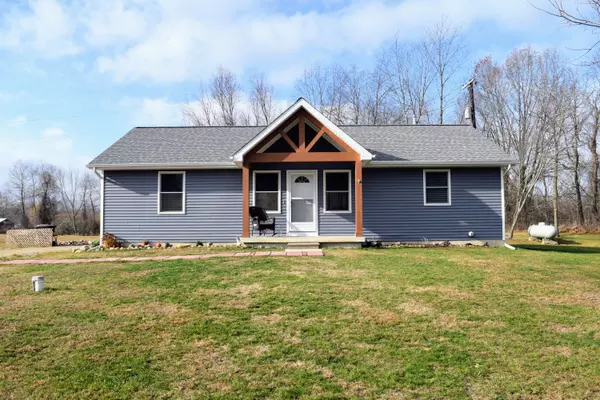 14888 S State Road, Perry, MI 48872